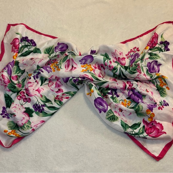 Scarf: Floral 100% Silk Vintage Scarf EUC - Picture 3 of 15